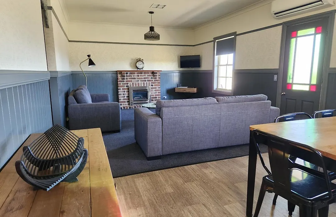 Wagga Wagga Country Cottages-1