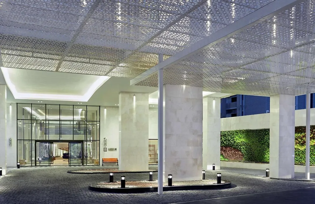 Hilton Garden Inn Muscat Al Khuwair-1