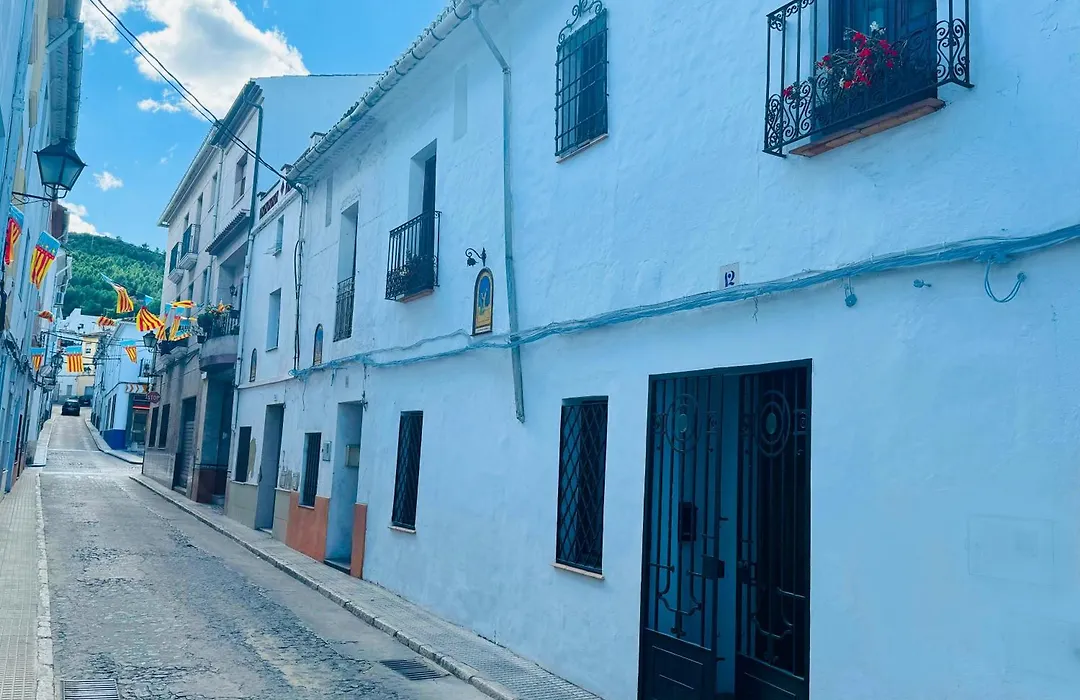 Oliva Courtyard Guesthouse-1