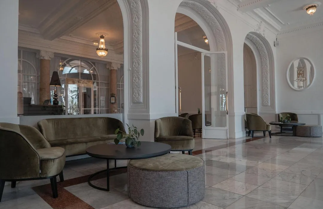 Hôtel Le Royal Promenade des Anglais-1