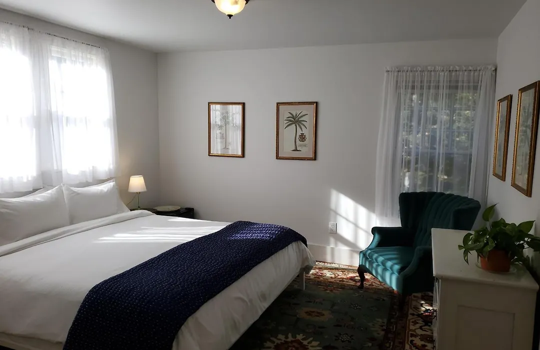 Harbourside Inn-1