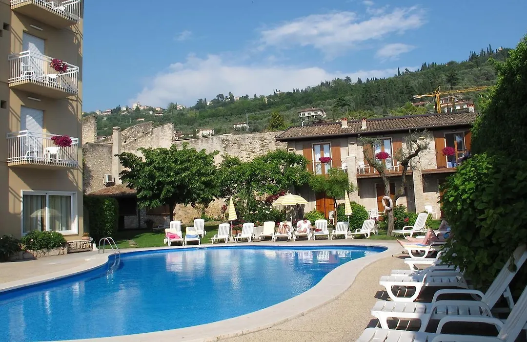 Hotel Romeo-1