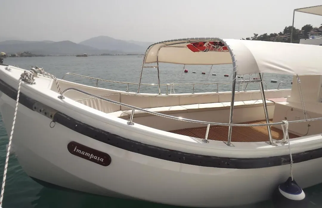 Alesta Yacht Hotel-1