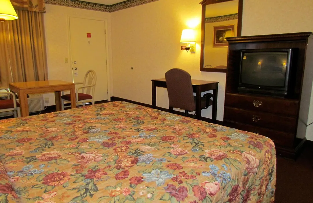 Eagle Inn Sumter-1