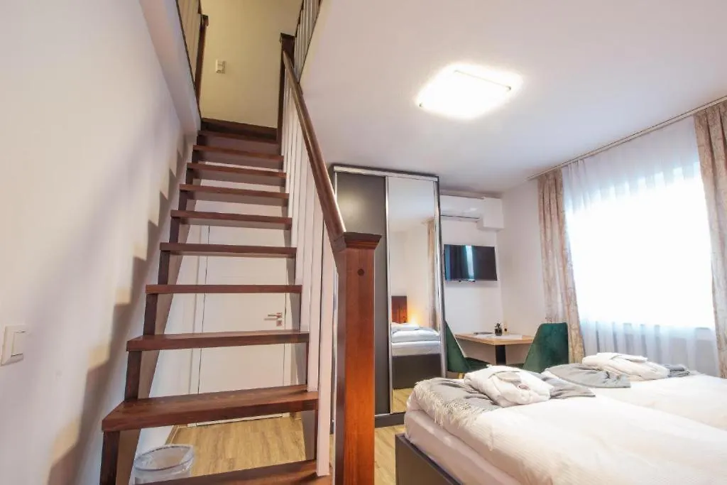 Hotel Dona-1