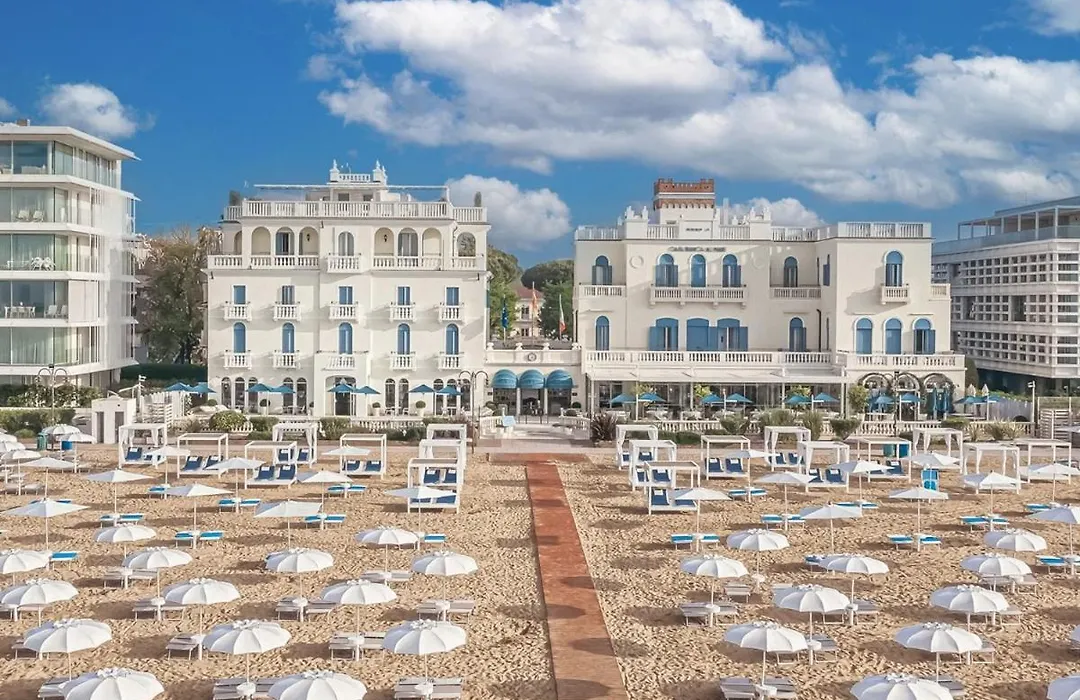 Casa Bianca Al Mare-1