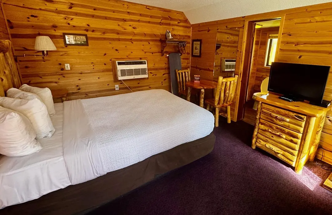 Cabins Of Mackinac & Lodge-1