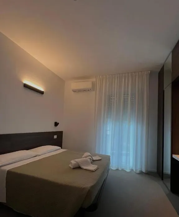 Hotel Lux 3 Stelle-1