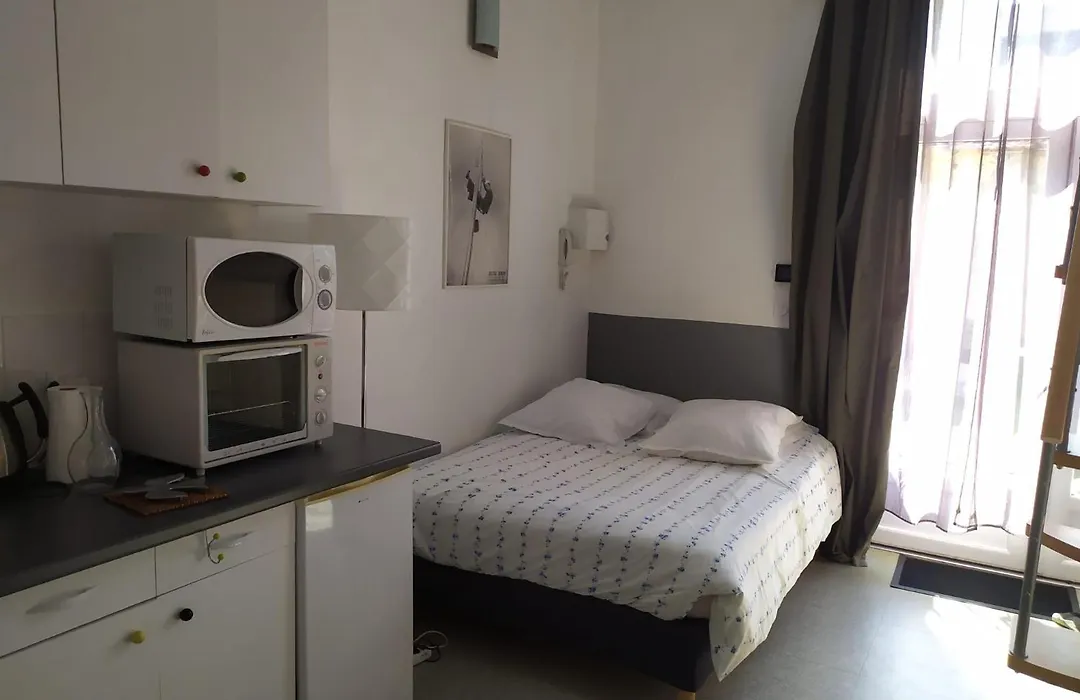 Les Bains Douches-1