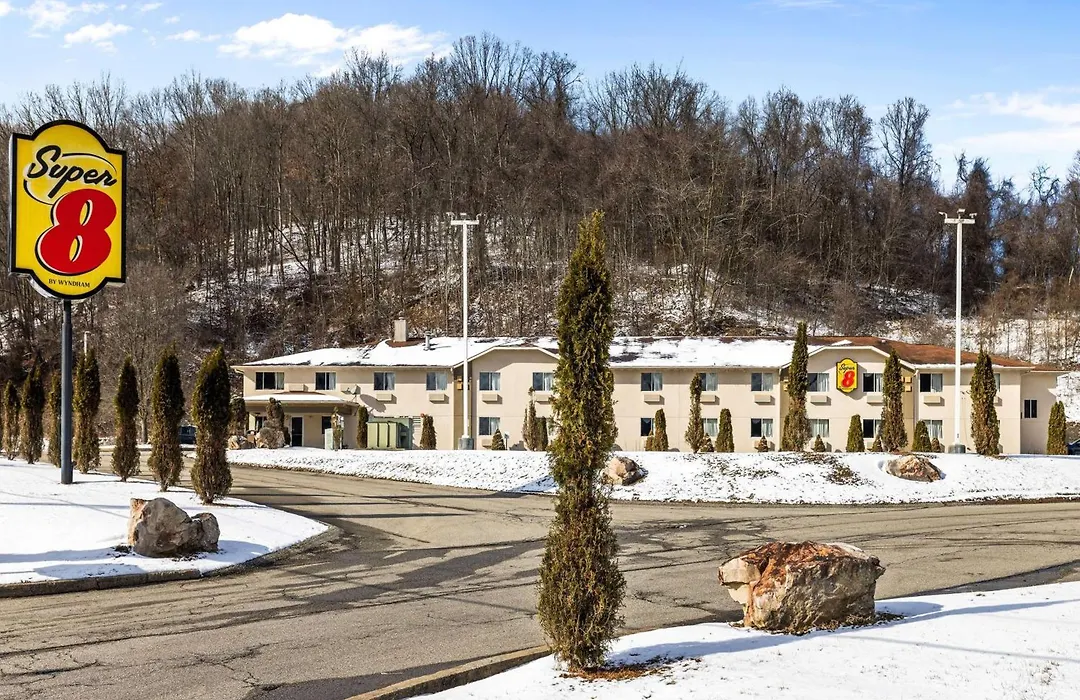 Super 8 By Wyndham Pittsburgh/Monroeville-1