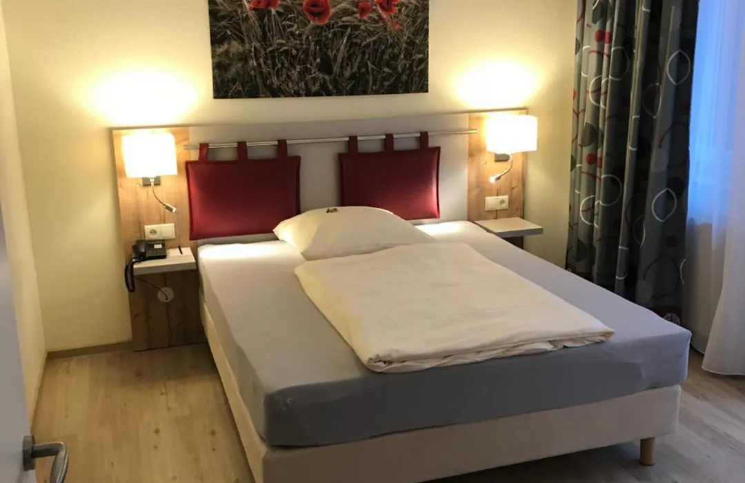 Hotel am Pferdemarkt-1