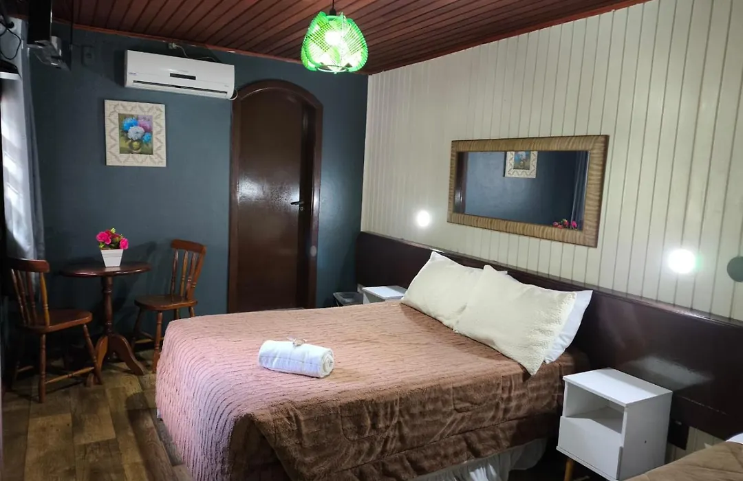 Pousada Casa Da Colina-1