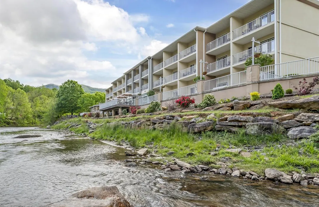 Best Western Plus River Escape Sylva / Dillsboro-1