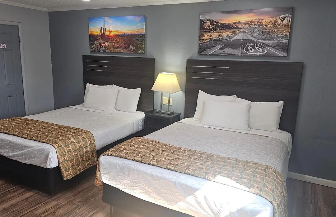 Travelers Inn-1
