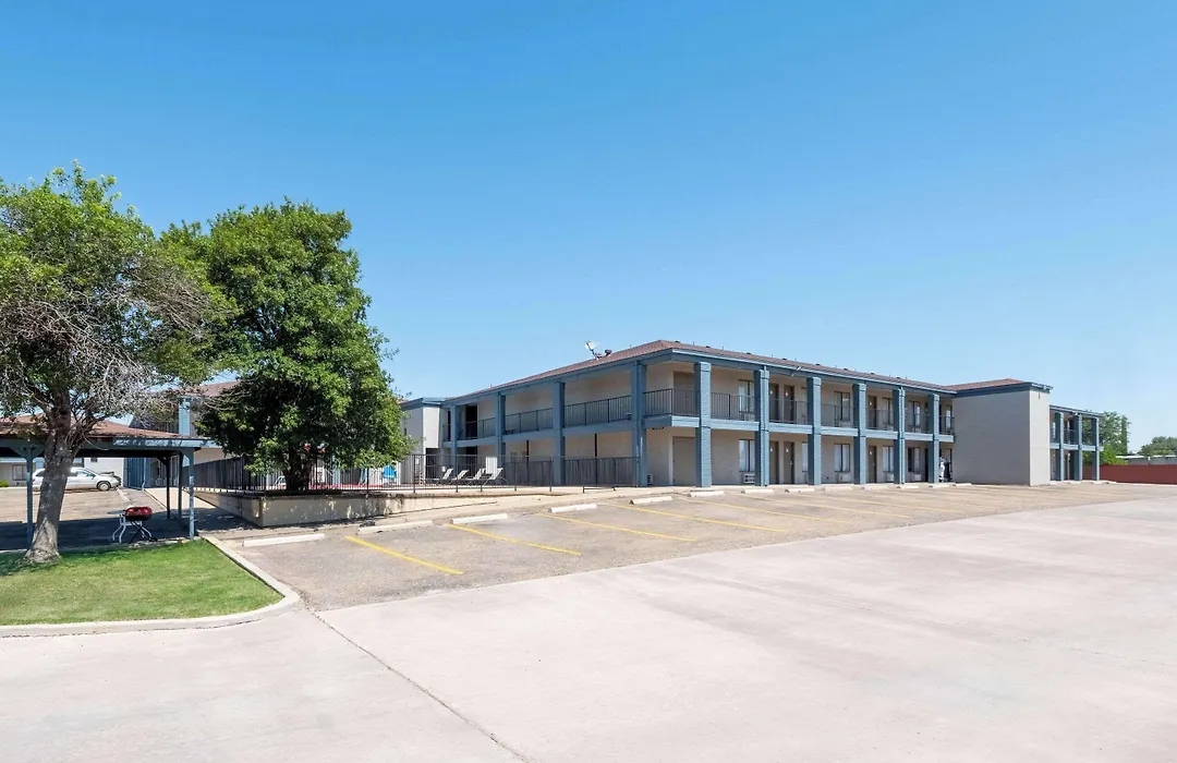 Quality Inn Plainview-1