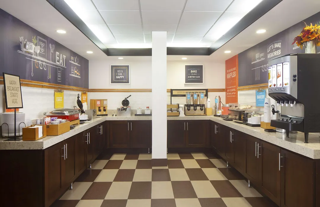 Hampton Inn Evansville-1