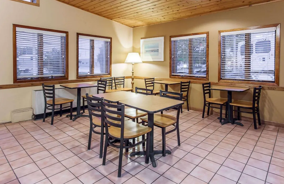 Days Inn By Wyndham West Allis/Milwaukee-1