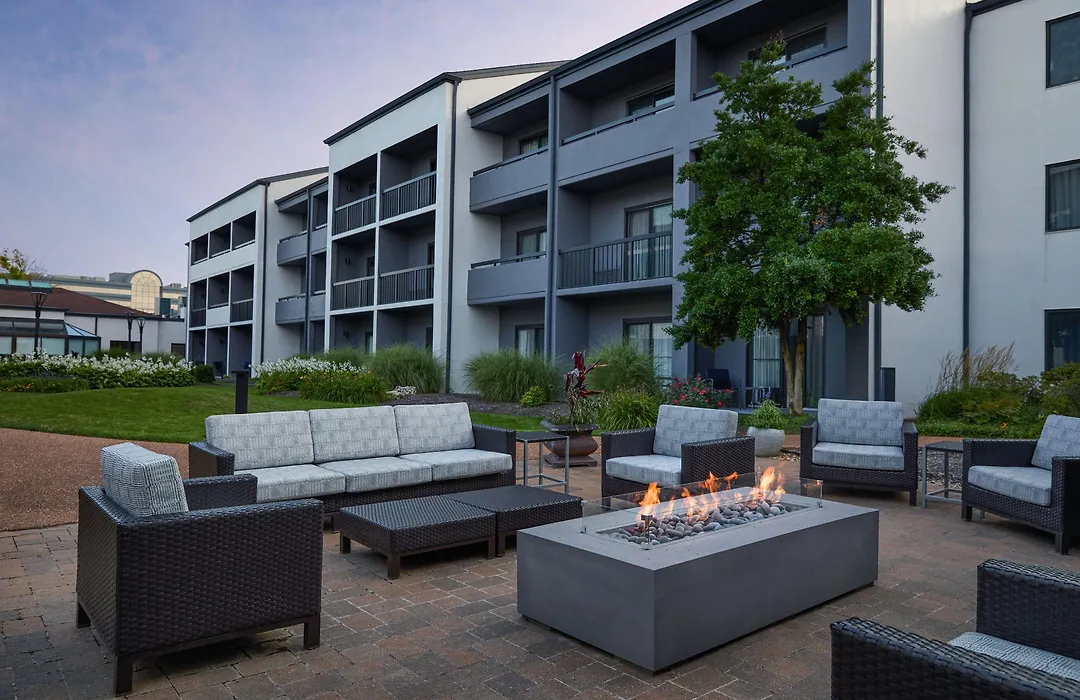 Courtyard St. Louis Westport Plaza-1