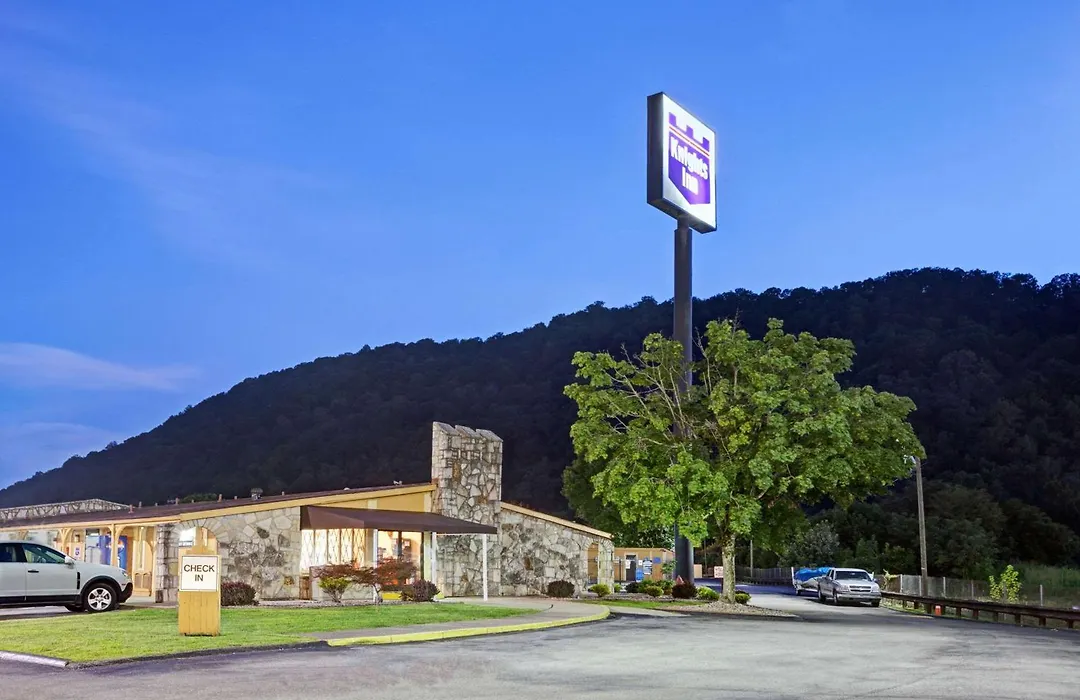 Knights Inn Charleston West Virginia-1