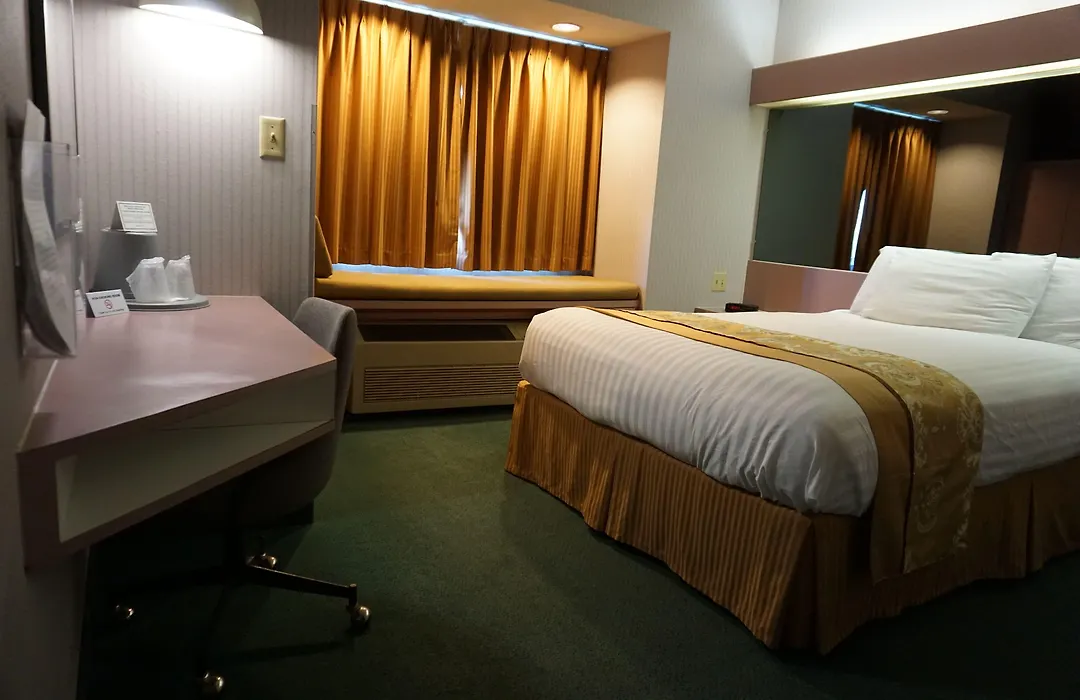 Centerway Hotel Buffalo North Near University-1