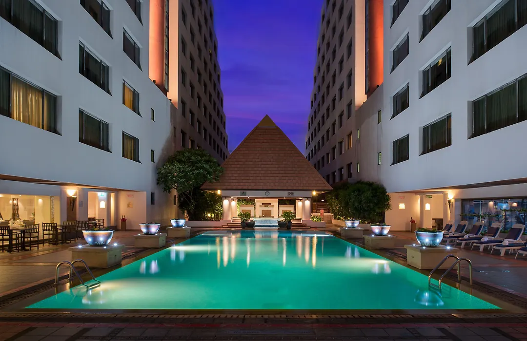 Twin Towers Hotel-1