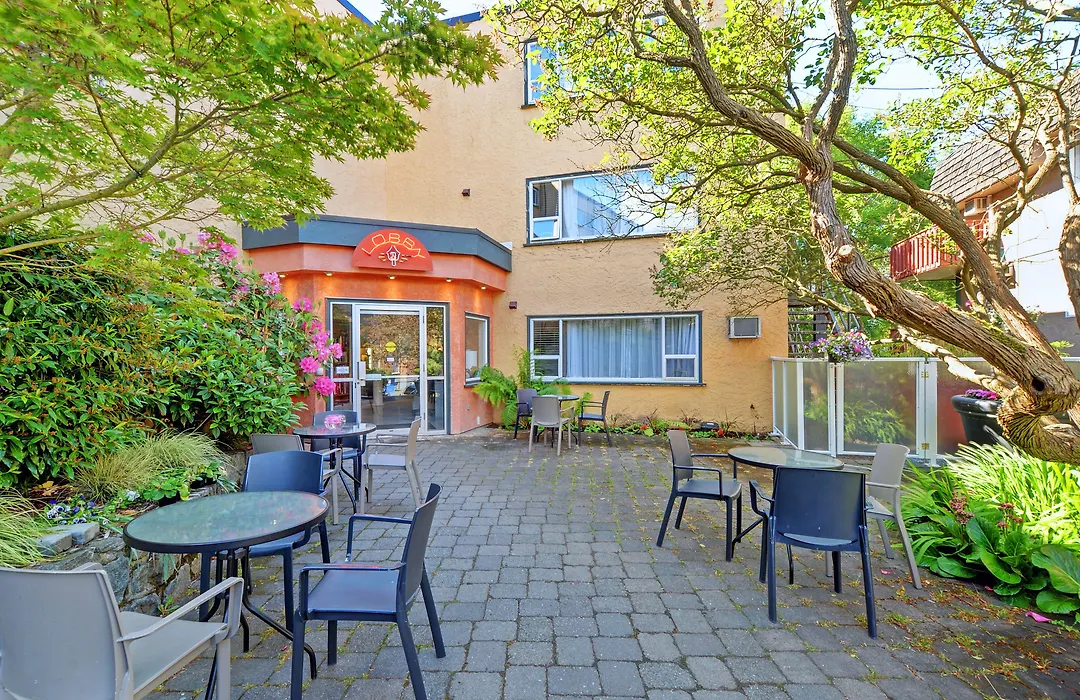 Helm'S Inn-1