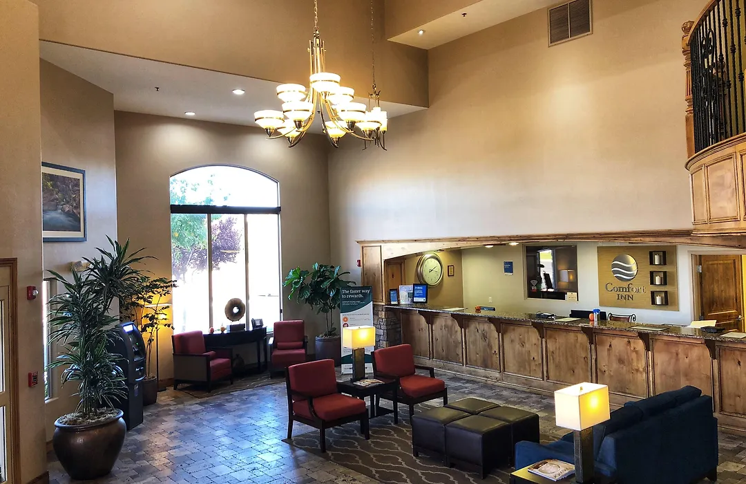 Comfort Inn At Convention Center-1
