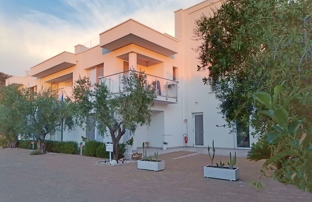 Hotel Residence Torre Del Porto-1