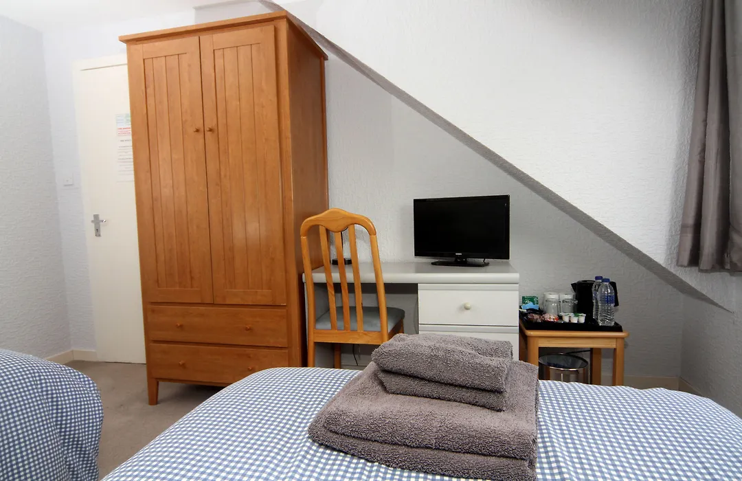 Dean Park Guest House-1