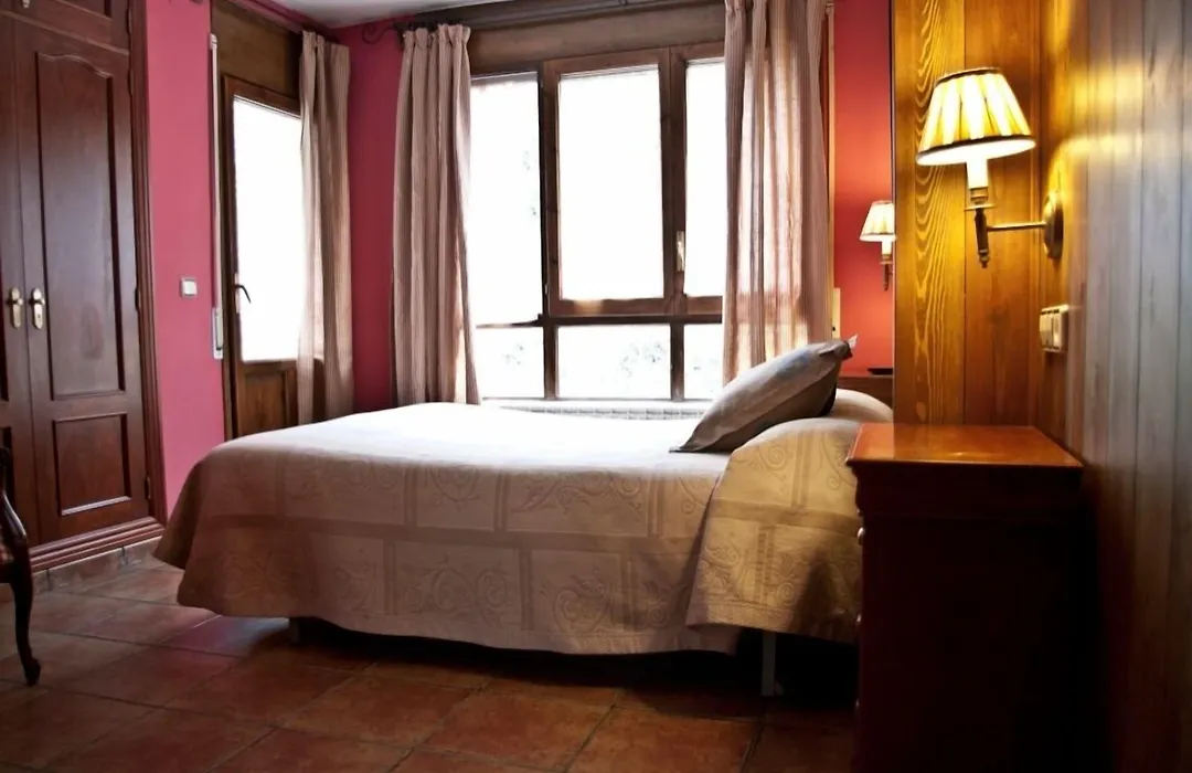 Hostal La Fuen-1