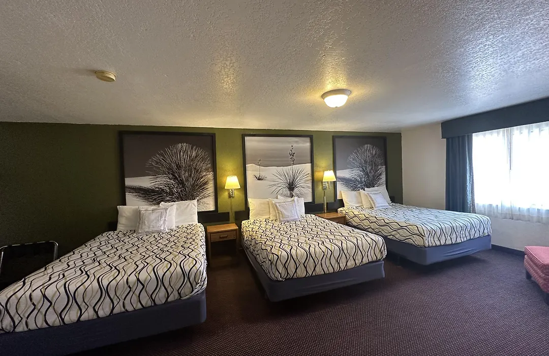 Simple Rewards Inn-1
