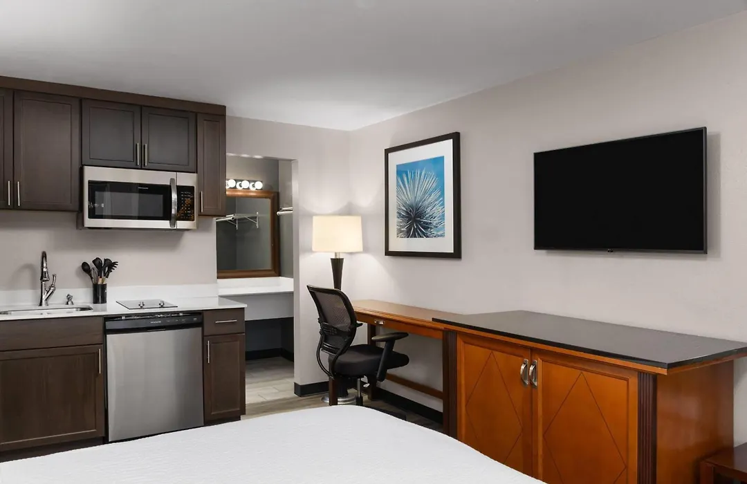 Basecamp Puyallup A Travelodge By Wyndham-1