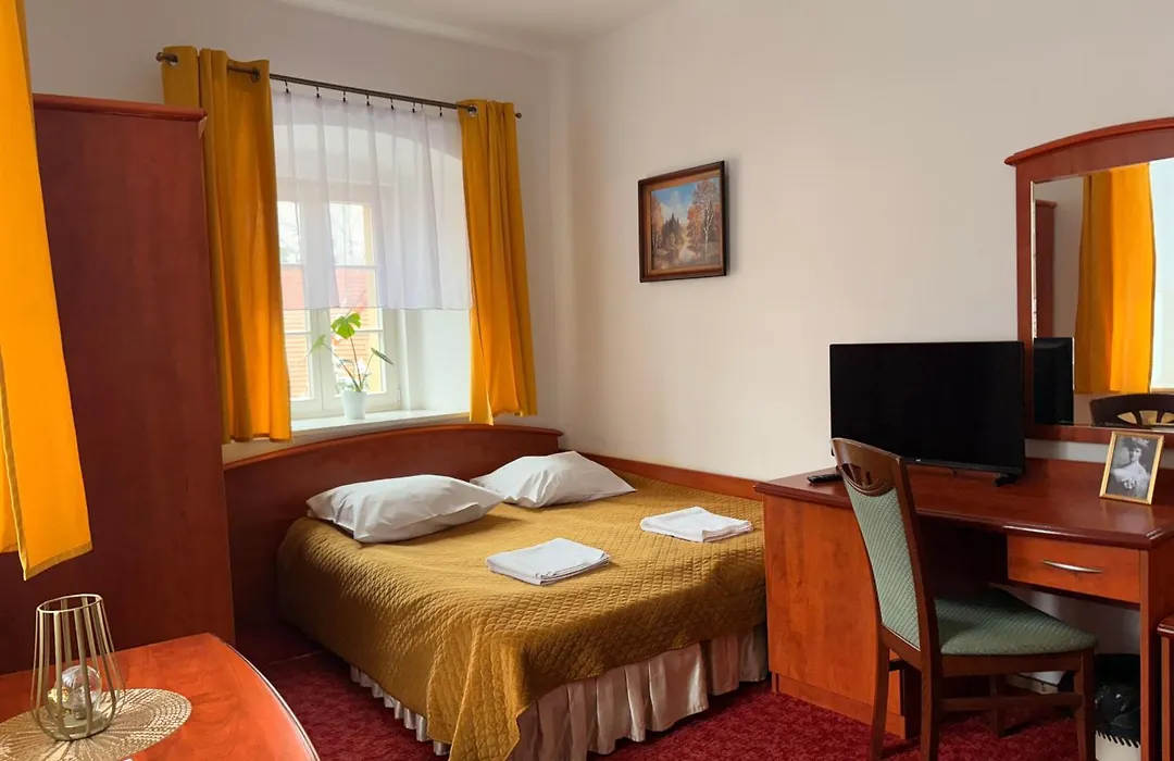 Zamek Ksiaz - Hotel Przy Oslej Bramie-1