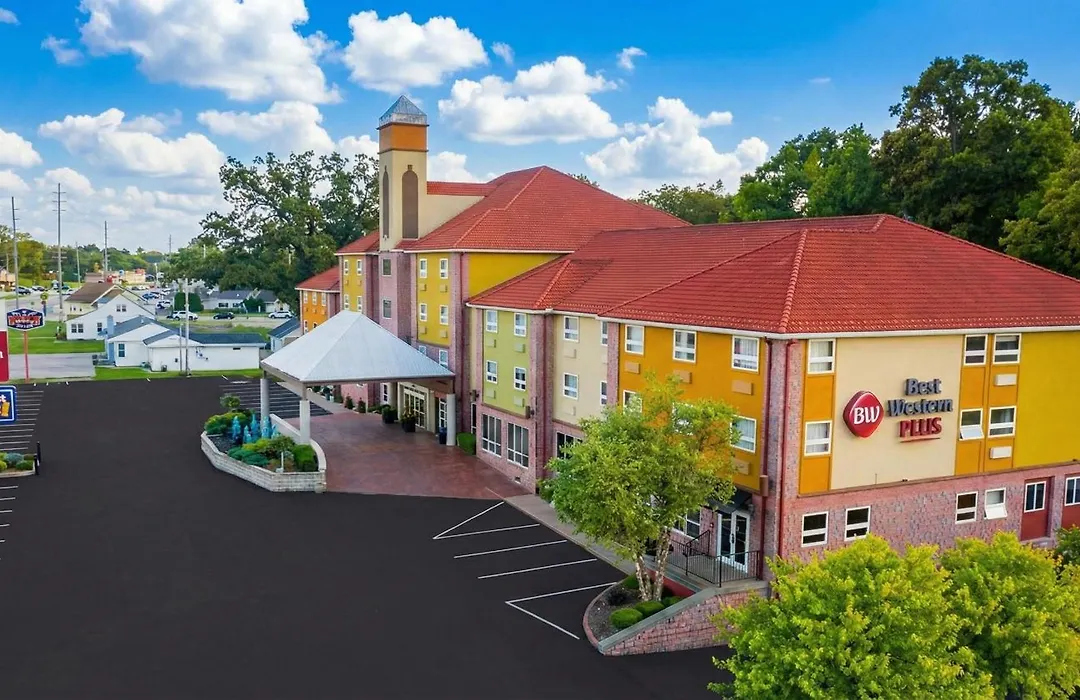 Best Western Plus Sandusky Hotel & Suites-1