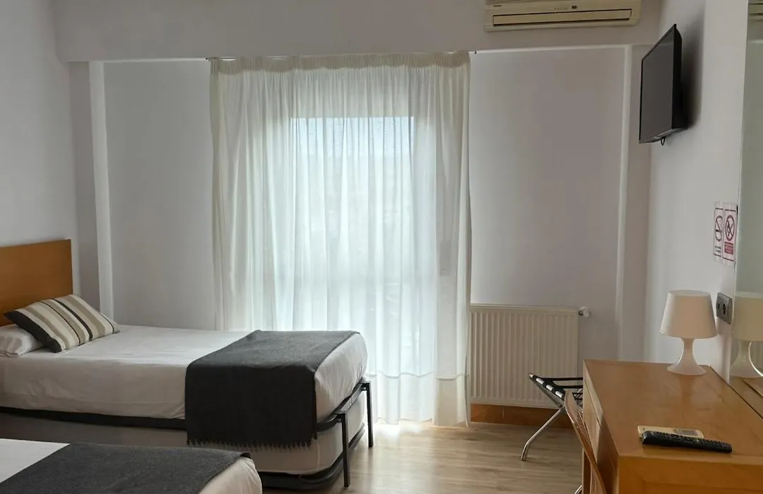 Hotel Txintxua-1