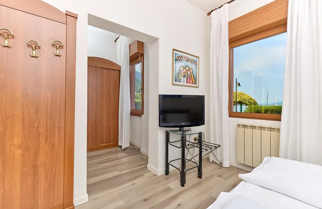 Beach Hotel Rosa-1