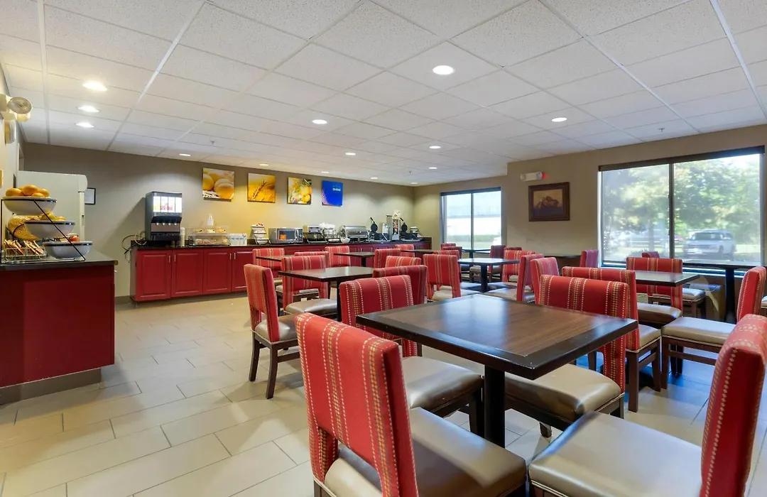 Comfort Inn & Suites Cambridge-1