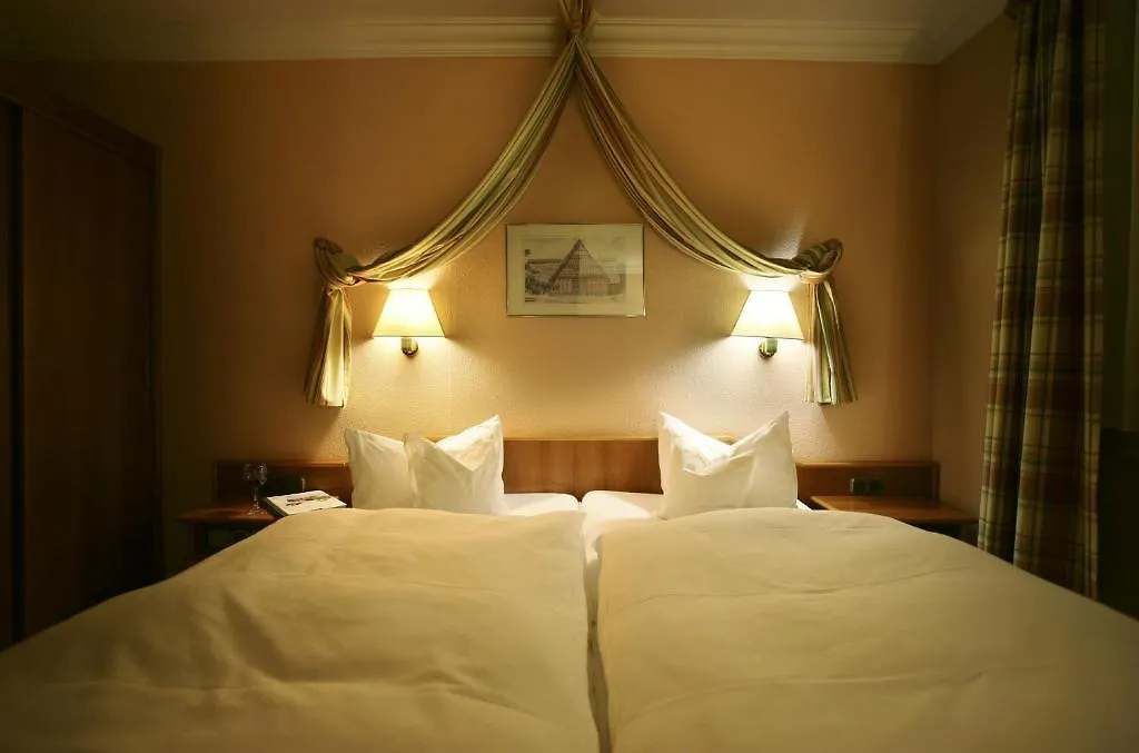 Hotel Grüne Tanne Mandelholz-1