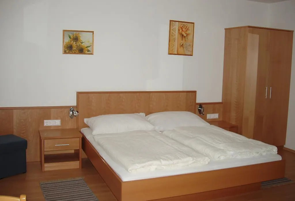 Gästehaus Strommer-1