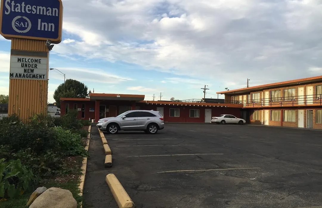 Statesman Inn-1