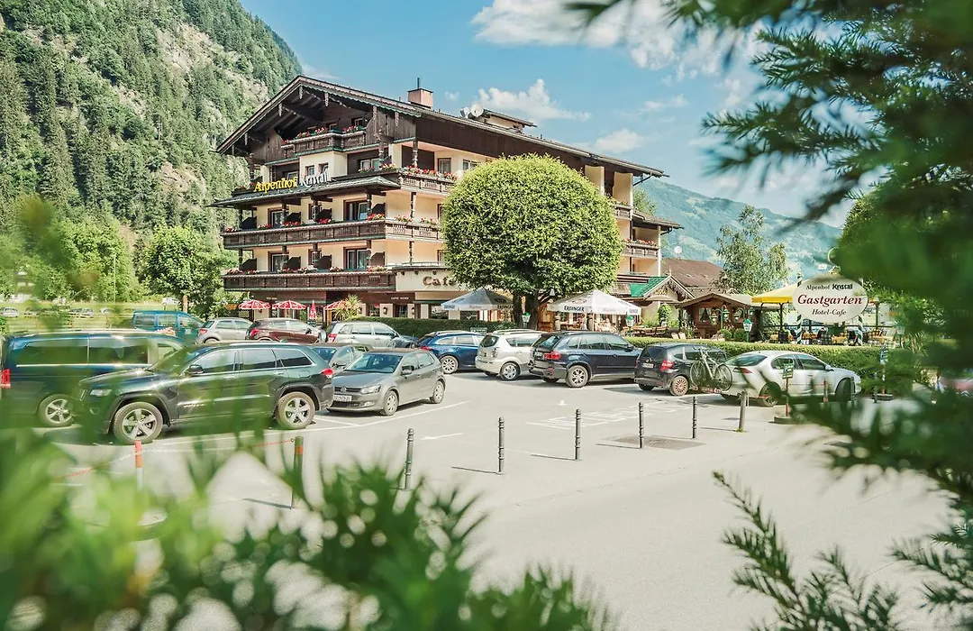 Hotel Alpenhof Kristall-1