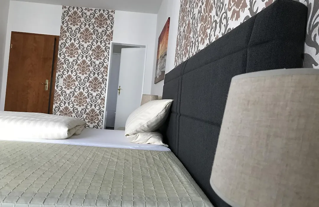 Hotel Diele-1