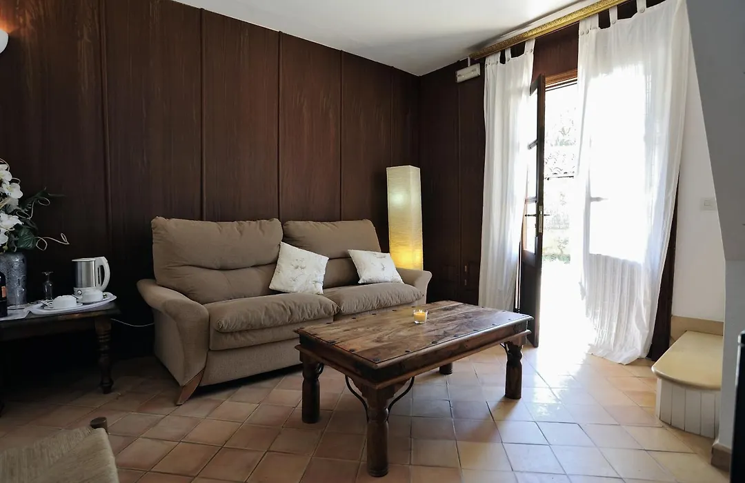 Petit Hotel Es Figueral-1