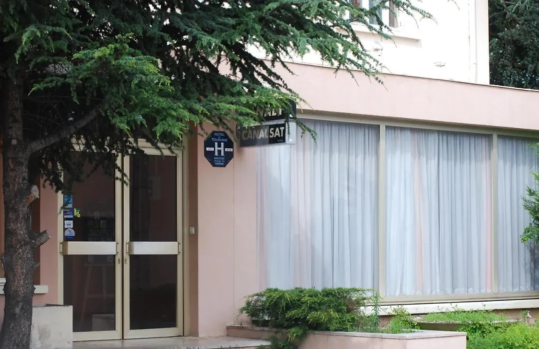Hotel Le Lyon Bron-1