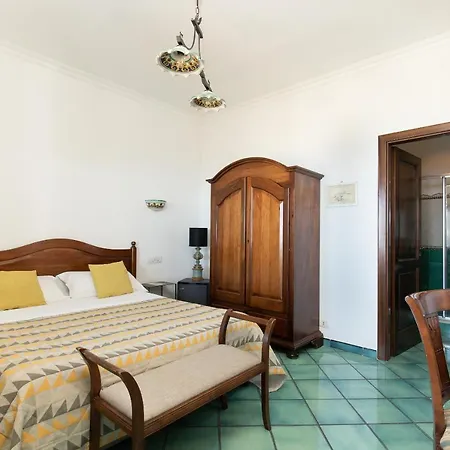 Monte Solaro Bed&Breakfast-2