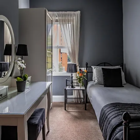 Scotia House - Beautifully Presented Accommodation-3