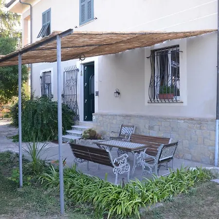 Calicantus Bed And Breakfast-3