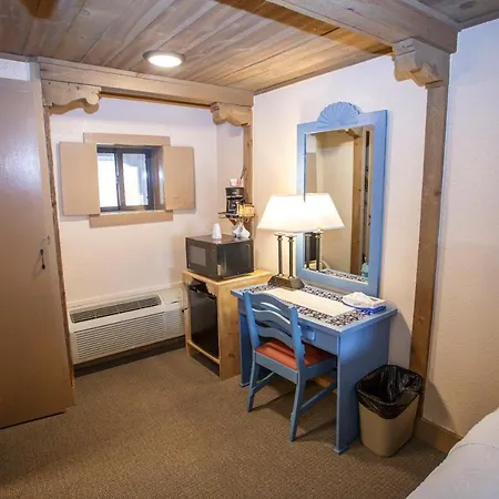 Chama Trails Motel-2