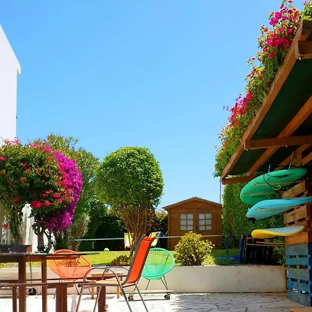 Sandycamps Surf House-2