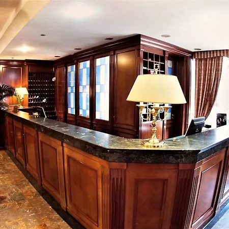 City Hotel Caserta-3